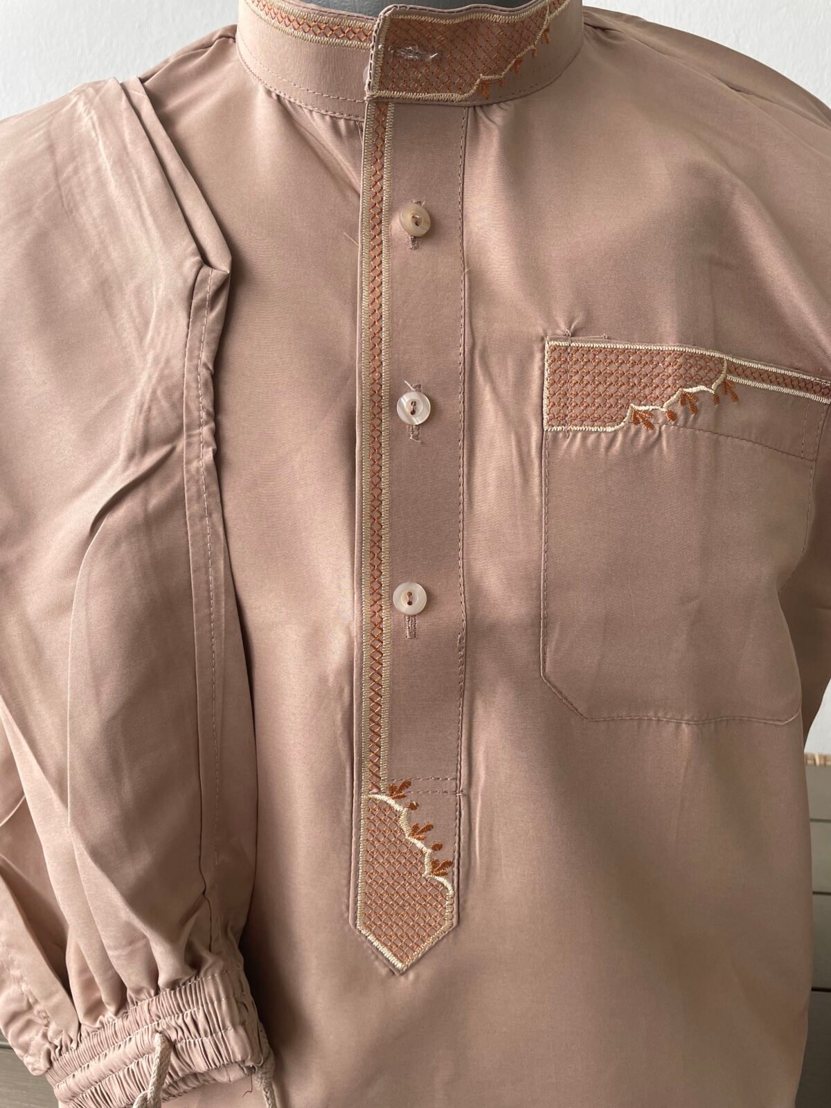 Ensemble Qamis E