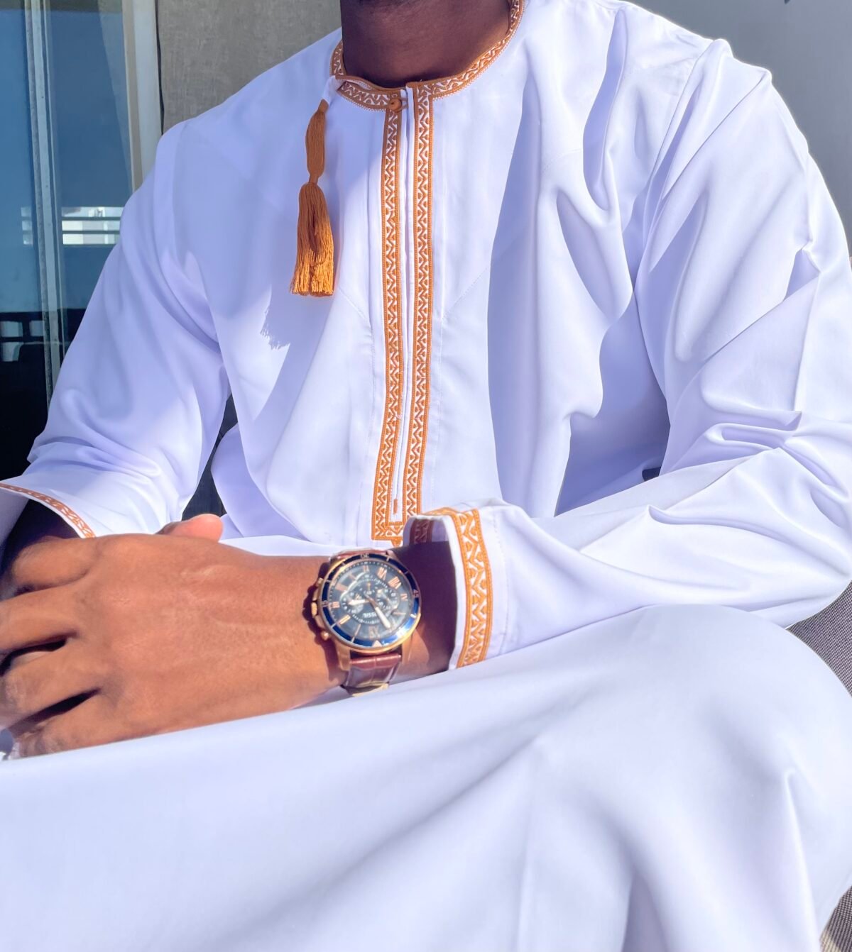 Qamis Omanais